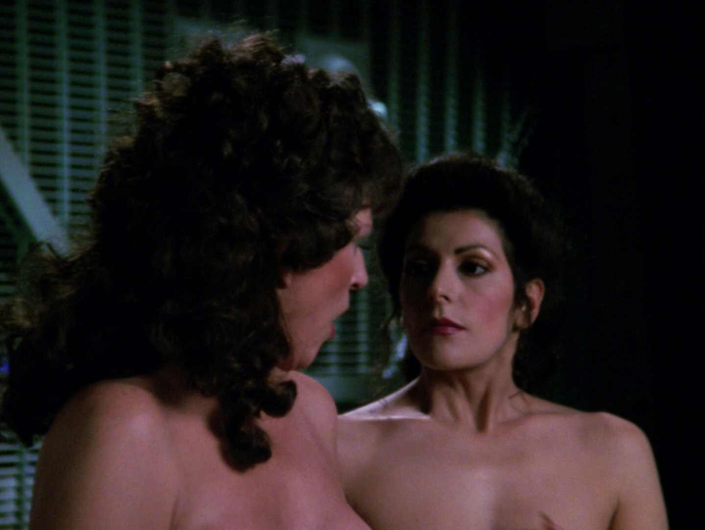 menage_a_troi_hd_194.jpg